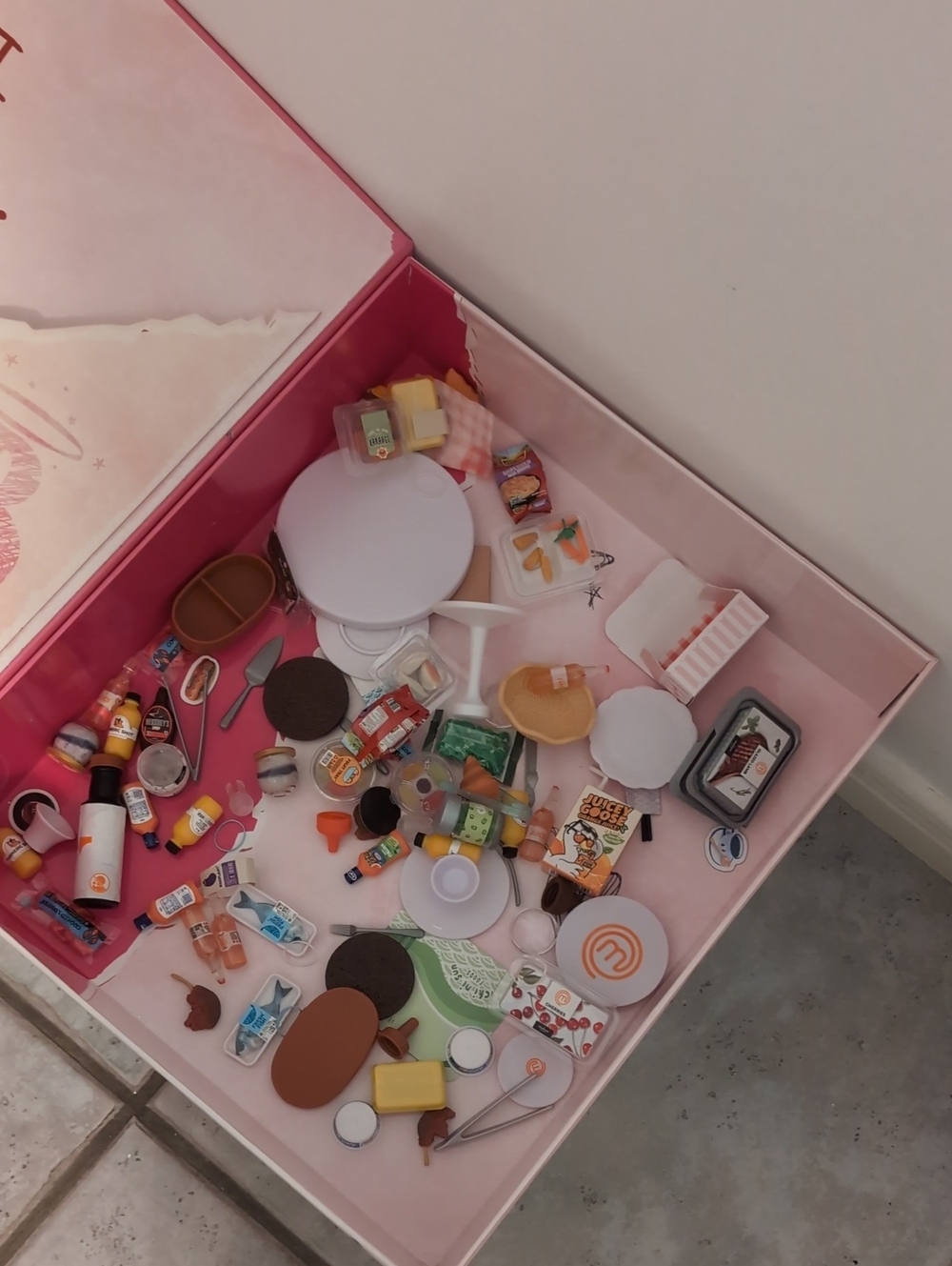 Lot Barbie Dolls - Picture 3 of 17
